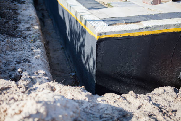 Professional Vapor Barrier Installation technician working in Elgin, TN